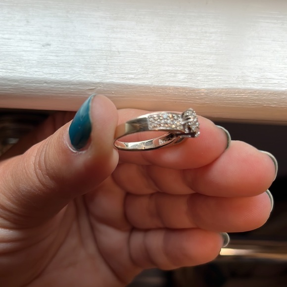 14k white gold engagement ring - Picture 4 of 5